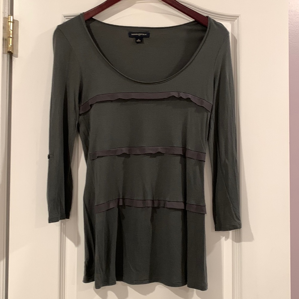 Gray Banana Republic top!